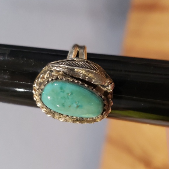 Jewelry - Vintage Sterling Silver Turquoise Ring size 8.5
